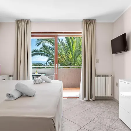 Lili Penzion Lovran